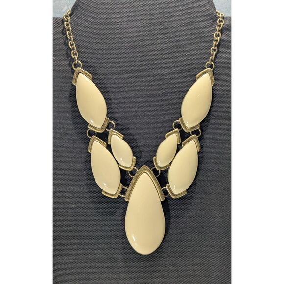 Premier Design Bold Cream and Gold Tone Statement Necklace - Picture 5 of 9